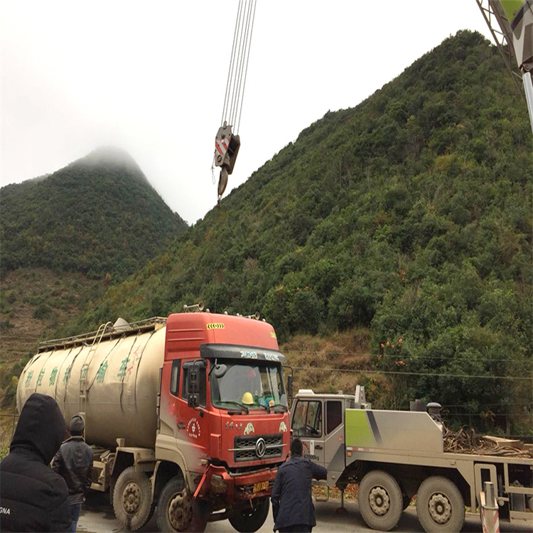 颍泉道路救援大型车辆吊装